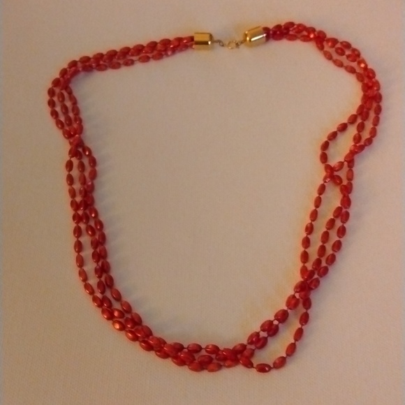 Vintage red bead necklace - Picture 1 of 3